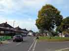 Longmead Drive, nel punto in cui descrive una mezzaluna