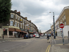 Kilburn Lane nel tratto col codice postale W9, rientrante nella City of Westminster e non in Brent