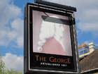 L'insegna del pub "THe George"