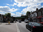Il Ponte della Ferrovia (sullo sfondo), lungo London Road