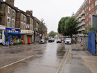 Il solito contesto periferico londinese lungo il tratto meridionale di Horn Lane