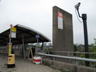 L'accesso alla stazione da Harrow Manorway