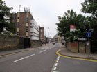 Uscendo da Tom Smith Close, entrate in Maze Hill