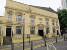 Edificio tipico su si legge "Plumstead Radical Club"