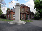 Brentford Library (Biblioteca) e Monumento ai Caduti