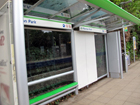 La fermata del tram denominata "Merton Park"