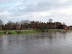 Il Palazzo di Hampton Court visto dal Tamigi