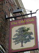 L'insegna del pub The Old Oak