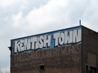 Guadate in alto nei pressi della metropolitana: siete a Kentish Town!