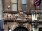 Oxford Street - Particolare del portale su cui sono incisi i numeri 9-11-13-15