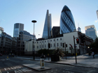 Gli edifici moderni che spiccano sugli altri. Spicca, sulla destra, "The Gherkin"