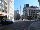 All'inizio di Gracechurch Street, appena lasciato The Monument