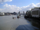 I Tamigi, con sullo sfondo, il London Bridge