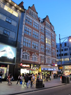 Il bell'edificio sotto cui si trova la stazione di Bond Street