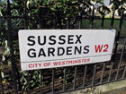 Il cartello dei Sussex Gardens