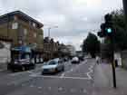 Upper Clapton Road (uscendo dalla stazione verso sinistra)
