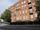 West Kensington Mansions lungo North End Road