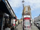 L'intersezione tra Hogarth Road (destra) con Hogarth Place (sinistra)