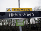 Il cartello alla stazione di Hither Green