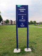 Il cartello che ci accoglie all'ingresso di Langdon Park