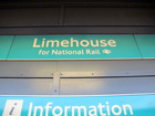 Il cartello alla stazione di Limehouse