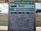 Il cartello alla stazione di King George V