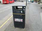 La scritta sul bidone conferma che la stazione di Wanstead Park rientra in Newham