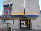 Stazione di Tooting Bec: l'uscita su Stapleton Road